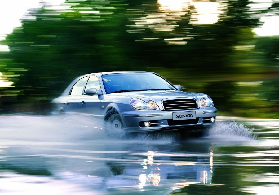  Hyundai Sonata 2004 года  (фото 32 из 58)